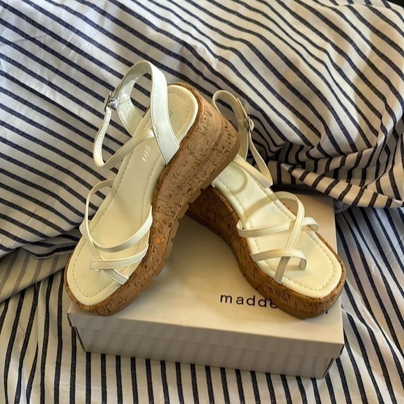 Madden Girl Volt white wedge adjustable strap sandal shoes size 9 new in box - Picture 1 of 10